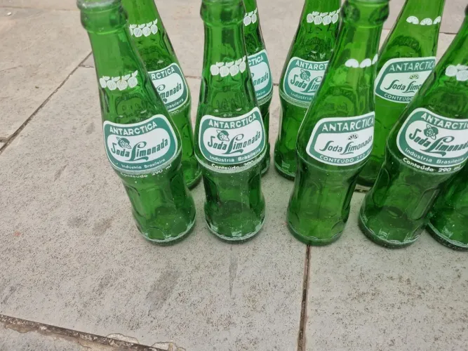 Garrafa soda limonada antarctica