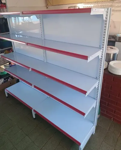 Equipamentos pra ferragistas e supermercado Gôndolas pra comércio