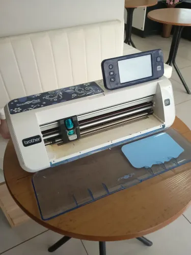 Máquina de Corte Brother ScanNCut