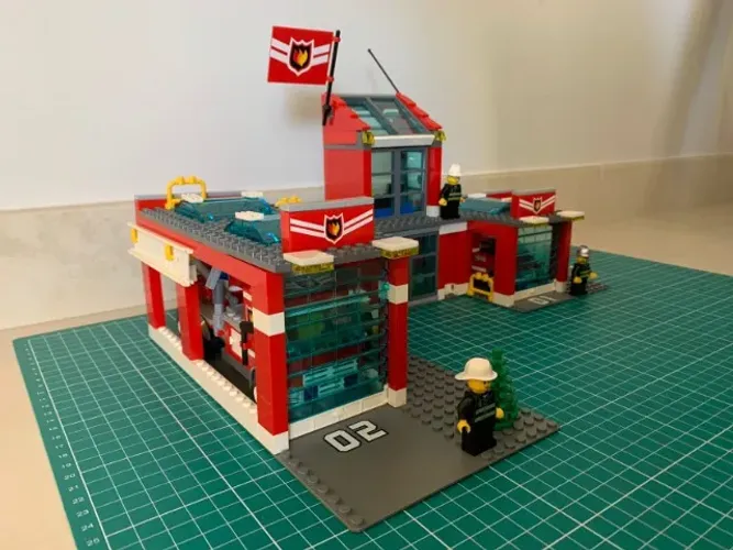 Lego Fire Station - 7945