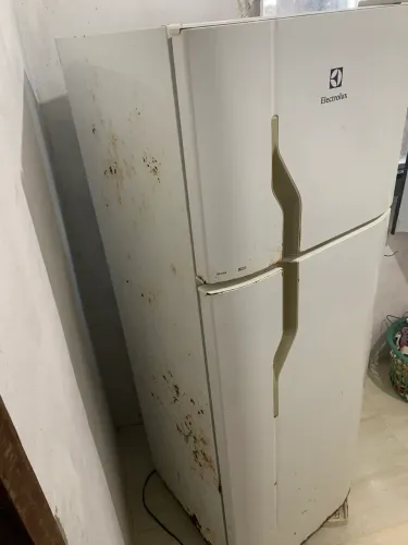 Vendo Geladeira Eletrolux