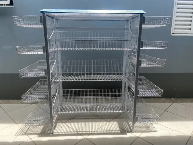 Expositor em arramado