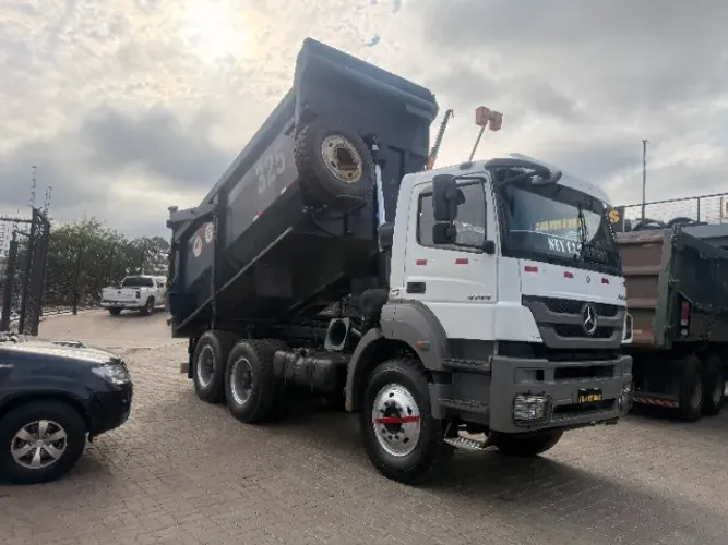 M. Benz 4144 Cacamba Basculante