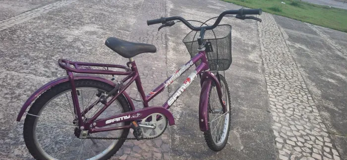 Bicicleta infantil Aro 20 feminina semi nova
