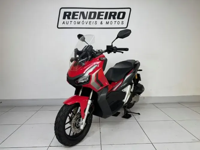 Honda ADV 150 ano 2024 com 11.000km aceito troca