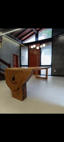 Mesa Cascata rústica com design exclusivo