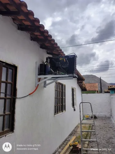 Instalação de máquinas para câmara frigorífico.