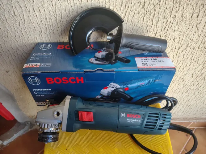 Esmerilhadeira Bosch GWS 700 - Profissional