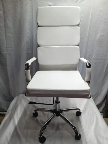 Cadeira de Escritório Presidente Design em Couro PU Branca