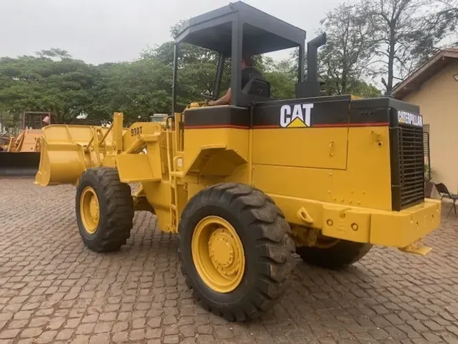 Pá Carregadeira Caterpillar 930T 1994