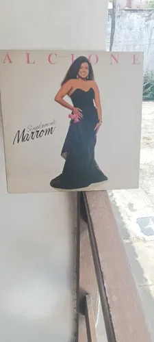 LP Alcione simplesmente marrom