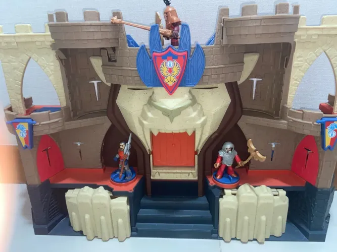 Castelo Medieval Imaginext com bonecos
