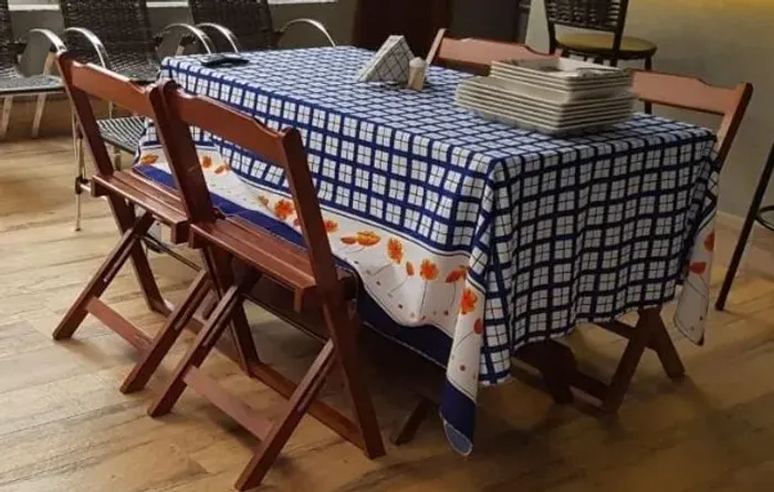 Mesa com 4 cadeiras