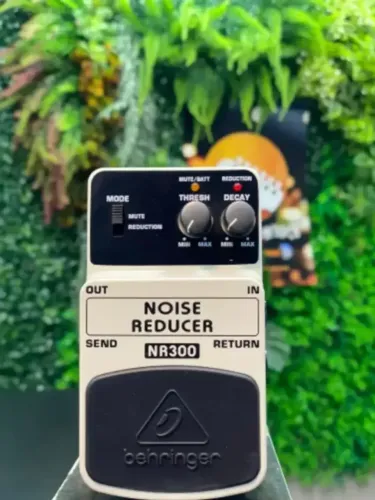 PEDAL DE GUITARRA BEHRINGER NR300 NOISE REDUCER