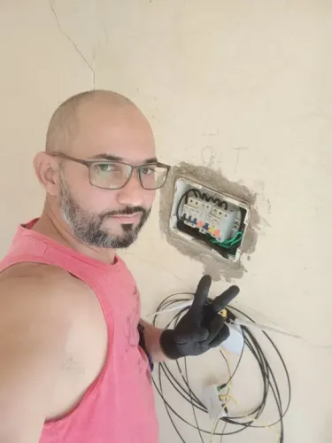 Eletricista Predial - Residencial de Baixa, média e Alta tenção.
