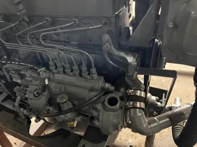 DESCONTO NO PREÇO!!! Parelha de Motores Mercedes OM352 Maritimos