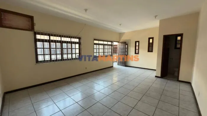 Sala de 35m² para locação fixa por R$900,00 + Taxas no Parque Central em Cabo Frio/RJ