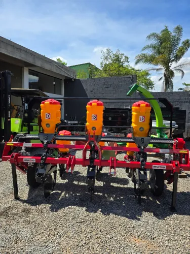 Plantadeira Seed Line 3705 para trator 