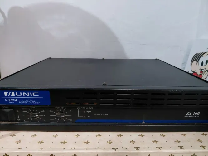 Amplificador de Potência Unic Storm ZX 400.