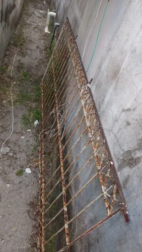 Grade de ferro / porto de galinhas/ Ipojuca 