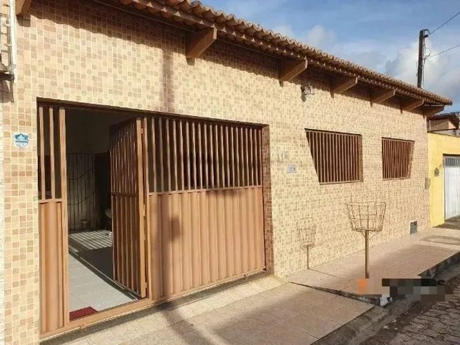 CASA NO MONTE CASTELO