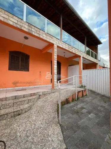 ÓTIMA CASA COMERCIAL DE 4 QUARTOS