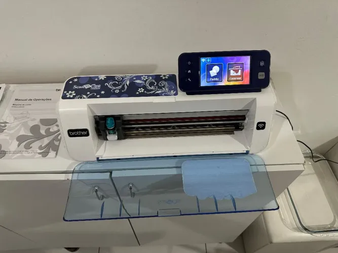 )Máquina de Corte Brother ScanNCut