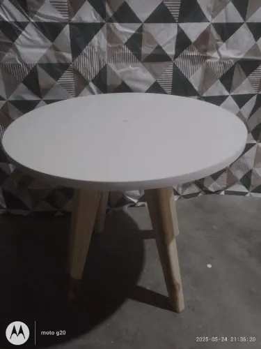 Mesinha de centro na cor branca