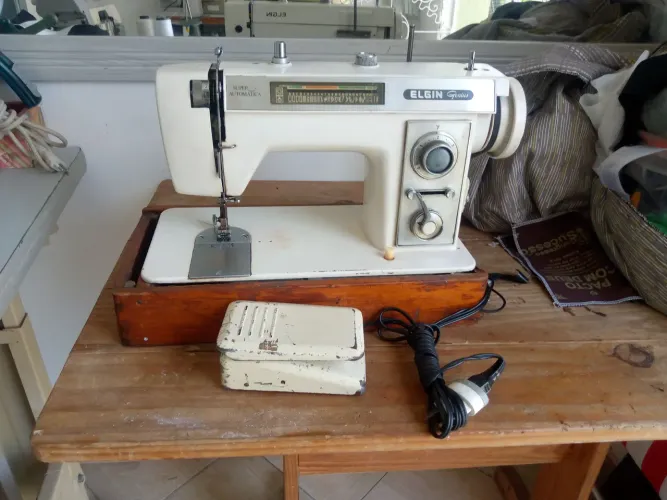 Máquina de costura 