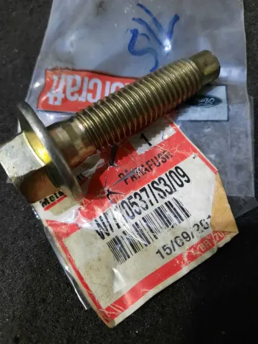 Parafuso Suspensão dianteira Agregado Ford Ka e Fiesta