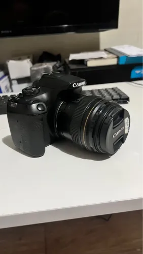 Câmera Canon DSLR T7 + Lente EF 85mm f/1.8 USM