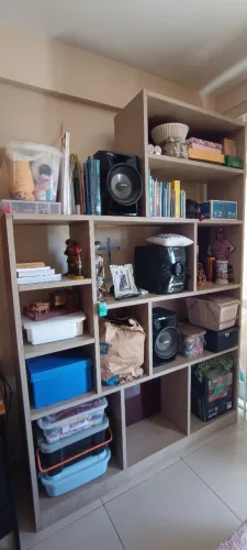 Estante de Madeira para Sala ou Quarto
