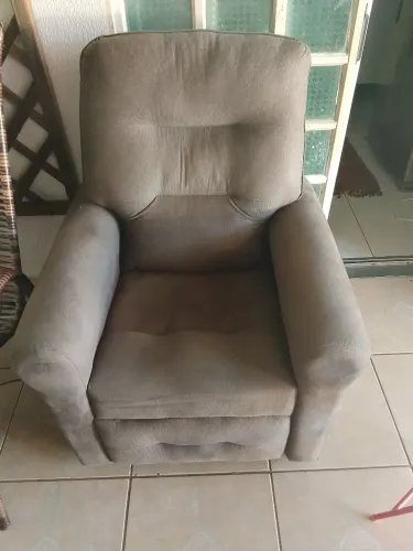 Poltrona reclinável marrom!!
