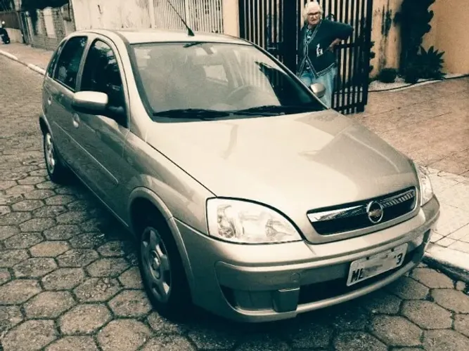 Chevrolet Corsa Hat. Premium 1.4 8V Econoflex 5P 2009