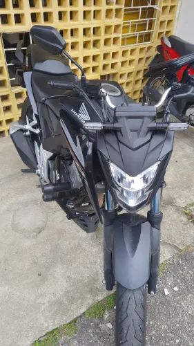 Cb 300f twister 24/25 baixa km