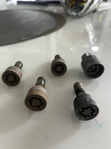 Kit parafusos com segredo