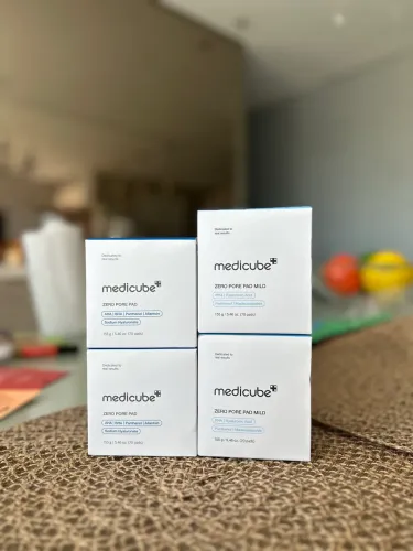 Medicube zero pore pad