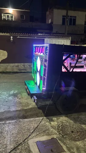 Vendo carretinha de som completa de tudo funcionando perfeitamente tudo zero