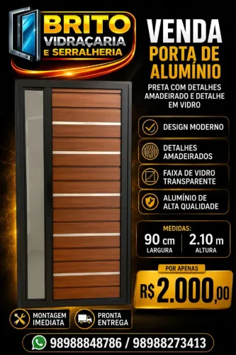 Porta em alumínio preto com detalhes amadeirado 90x2.10