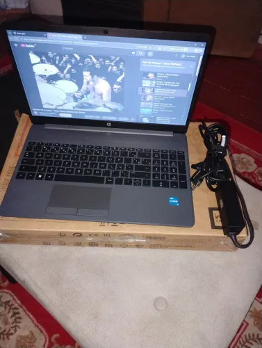 Vendo notebook HP i3 13Ger
