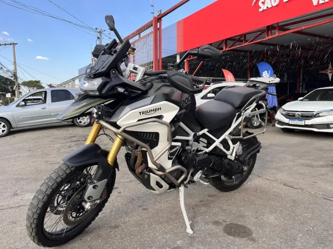 Triumph Tiger 1200 rally explorer 2022