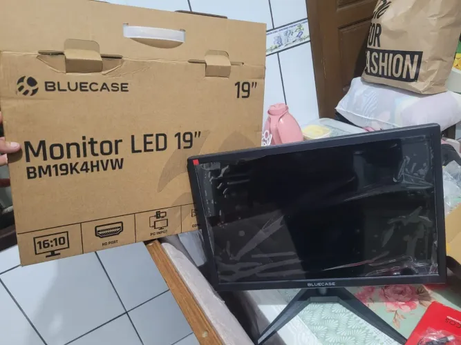 Monitor 19"
