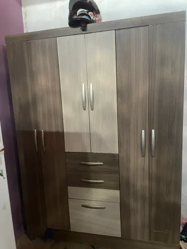 Vendo guarda roupa semi novo 