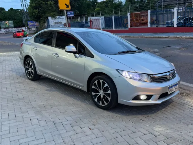 Honda Civic Sedan LXS 1.8/1.8 Flex 16V Aut. 4P 2016