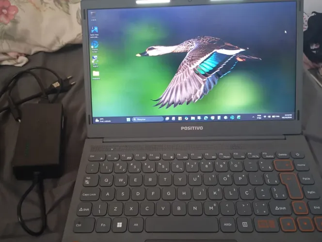 Vendendo notebook positivo