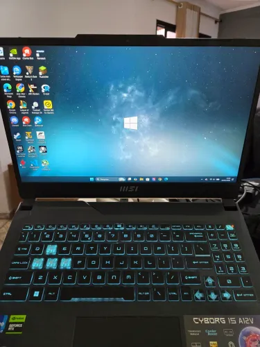 Notebook MSI Cyborg i7 12° RTX 4060 24 GB ram 1TB ssd nvme
