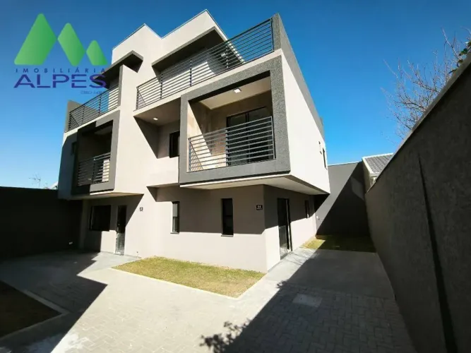 Sobrado com 3 dormitórios à venda, 105 m² por R$ 650.000,00 - Pinheirinho - Curitiba/PR