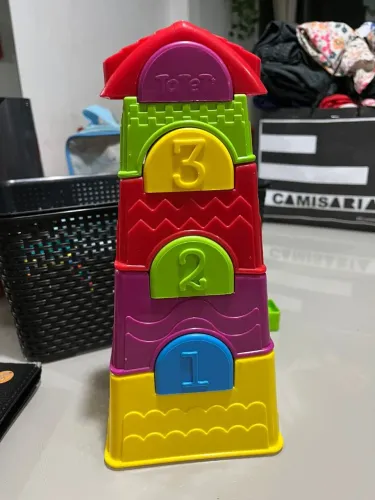 Vendo kit de brinquedos educativos de montar.