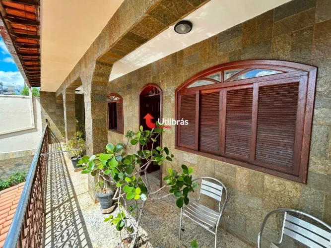 Casa para aluguel, 4 quartos, 1 suíte, 2 vagas, Sagrada Família - Belo Horizonte/MG