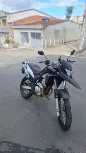 Vende-se XRE 300 2015